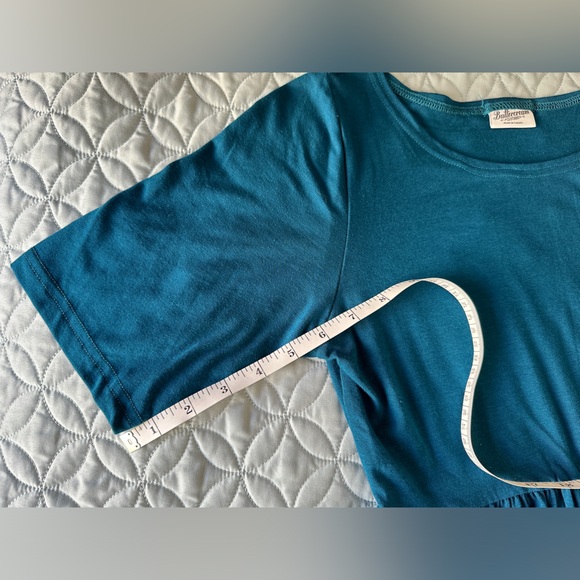 Buttercream Clothing short sleeved, knee length dress in blue, size XL - Picture 12 of 16